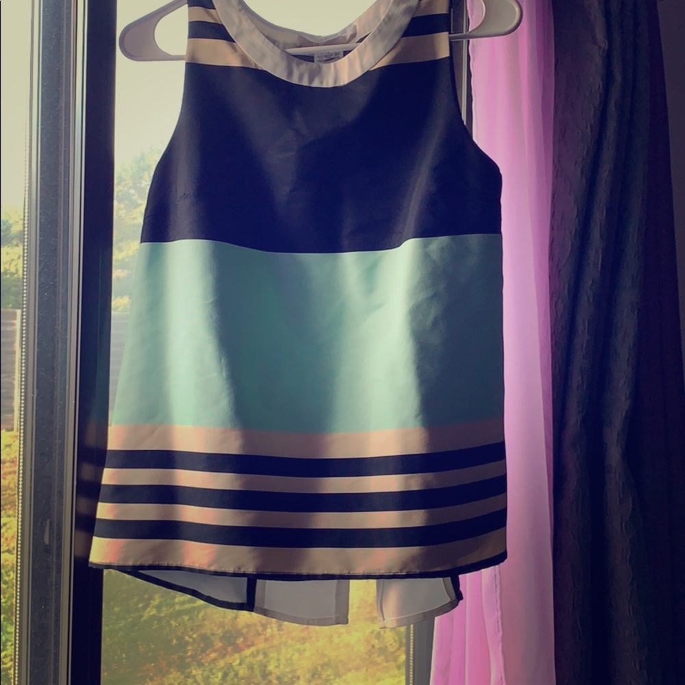 Sleeveless shirt